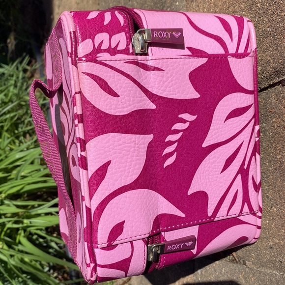 Vintage Y2K Roxy toiletry travel hard case. Like new! - Picture 6 of 7